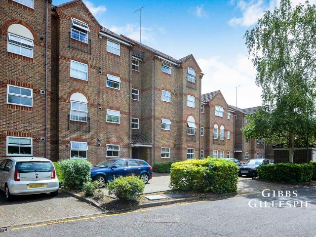 Salters Close, Rickmansworth, Hertfordshire WD3, 2 bed flat to rent, £1,775 pcm | PrimeLocation