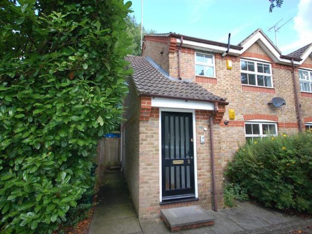 Salters Close, Rickmansworth WD3 1 bed flat to rent £1,395 pcm £322 pw