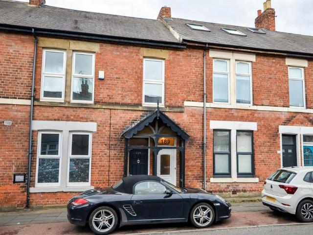 Salters Road, Gosforth 2 bed apartment to rent £1,000 pcm £231 pw