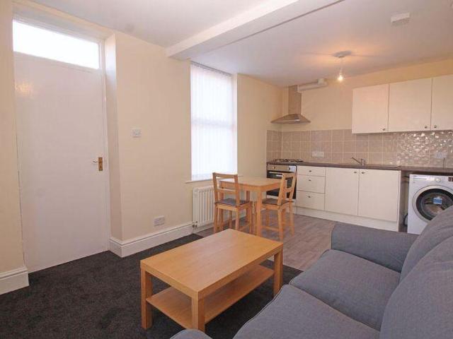 Salters Road, Newcastle Upon Tyne NE3 1 bed flat to rent £800 pcm £185 pw