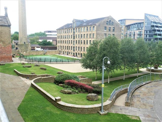 Salts Mill Road, Shipley, West. 1 bed flat to rent £750 pcm £173 pw