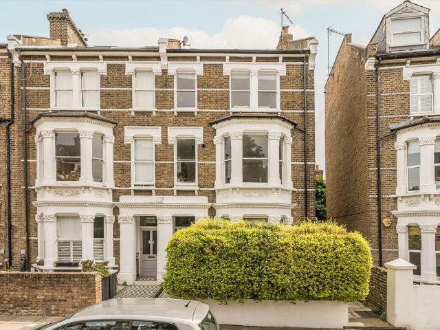 Saltram Crescent, Maida Vale W9 2 bed flat to rent £3,580 pcm £826 pw