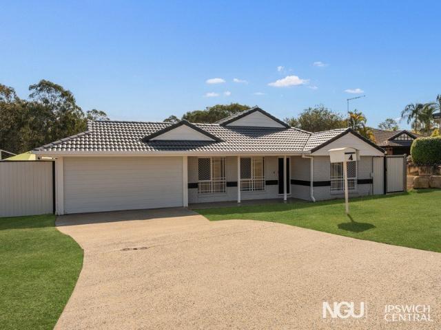 SALTWATER POOL + MASSIVE ALFRESCO + RENOVATED KITCHEN + 839M² IN THE PRESTIGIOUS GRAMMAR PARK ESTATE!
