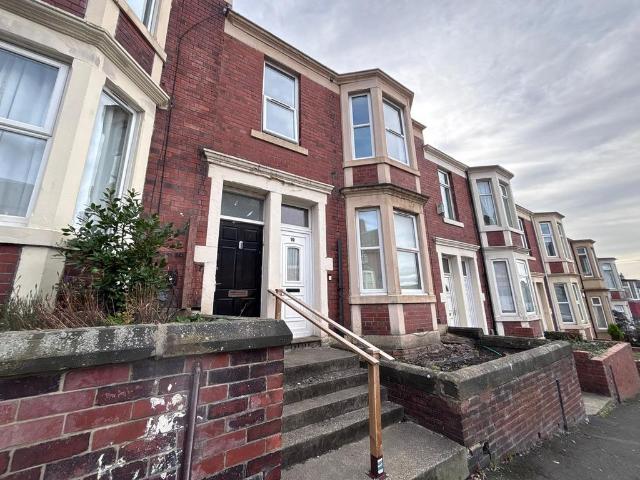 Saltwell Street, Gateshead, NE8 4 3 bed flat to rent £625 pcm £144 pw