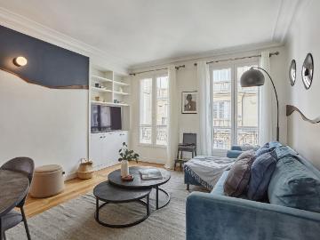 Salus 2 bedroom apartment in Trocadéro, Paris Amsterdam Apartments for Rent