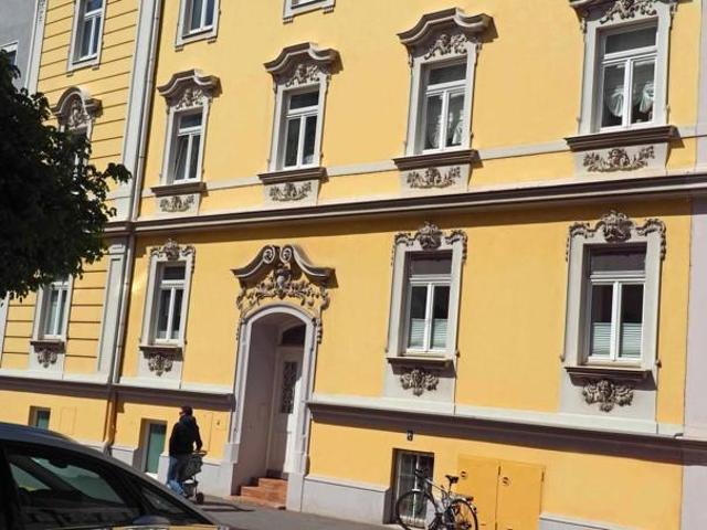 Salzburg Andräviertel: großzügige, stilvolle 76 qm 3 Zimmer Gründerzeitresidenz mit Terrasse und Innenhofgarten
