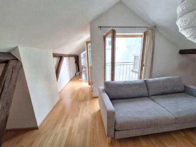 Salzburg Kaigasse: gemütliche 3 Zimmer Wohnung im Dachgeschoss WG geeignet