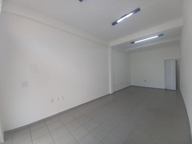 Salão em Jardim Cruzeiro, Mogi Guaçu/SP de 47m² para locação R$ 1.690,00/mes