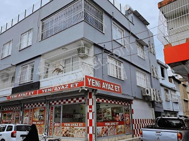 Salı Pazarı Civarı Köşe Başı 3 Katlı Müstakil Ev +işyeri Uygun F