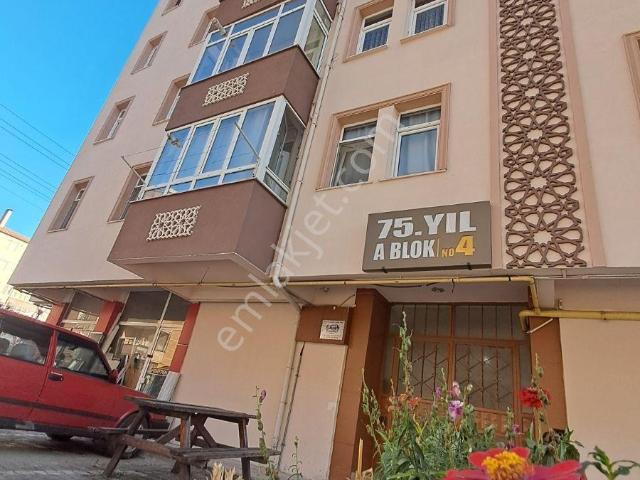 Salı Pazarı Harika Lokasyon Ara Kat Geniş 3+1 Daire