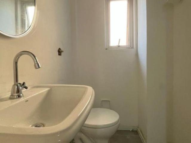 SALA Á VENDA NO MOINHOS DE VENTO