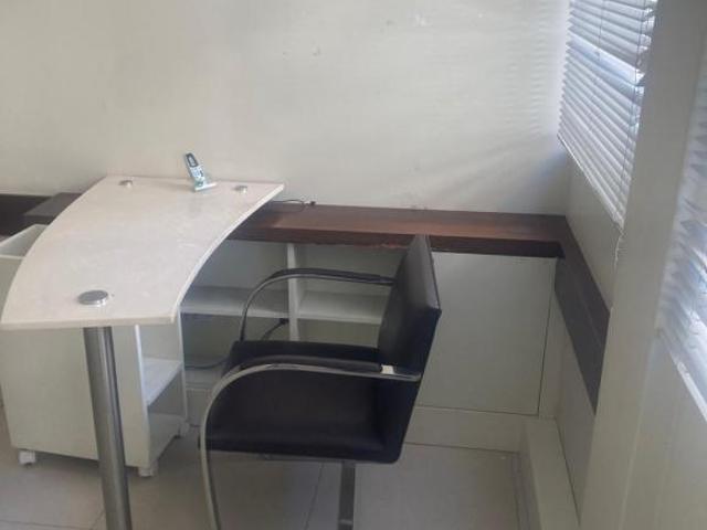 Sala Comercial à Venda na Rua dos Andradas – 47,10m² Semi Mobiliada – Excelente Oportunidade no Cent