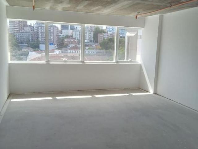 Sala comercial com garagem no DOC na Ramiro Barcelos