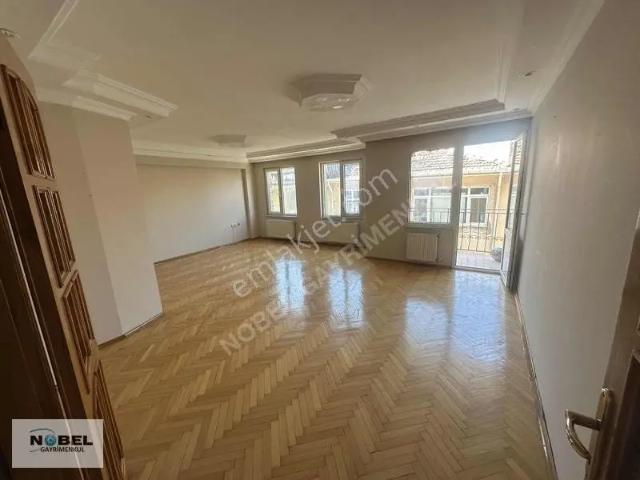Salacak Mahallesinde 3 + 1 Kıralık Daıre