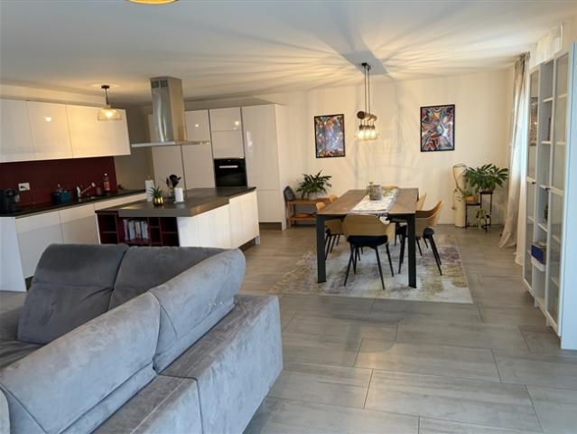 Salavaux Wunderschönes Duplex mit 5,5 Zimmern, Balkon & 2 Parkplätzen