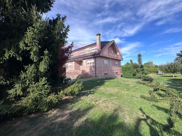Sale Chalet Lugo