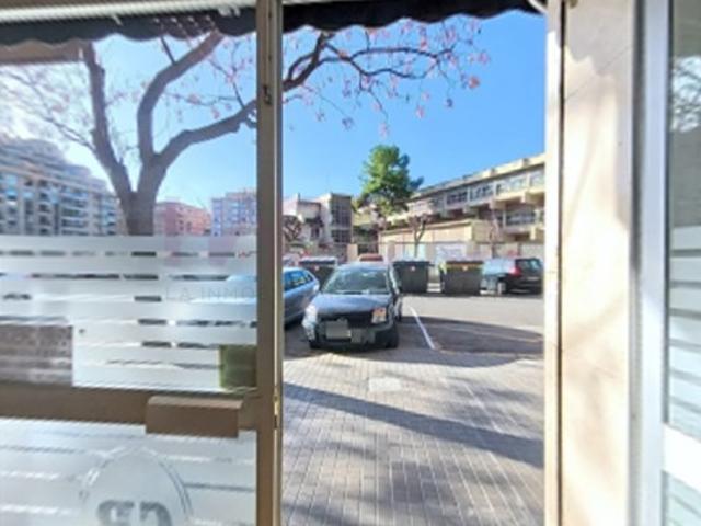 Sale Ground Floor Shop Valencia