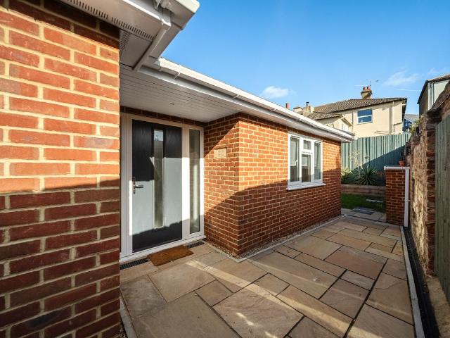 Salem Place, Northfleet, Gravesend, Kent DA11, 2 bed bungalow to rent, £1,800 pcm | PrimeLocation