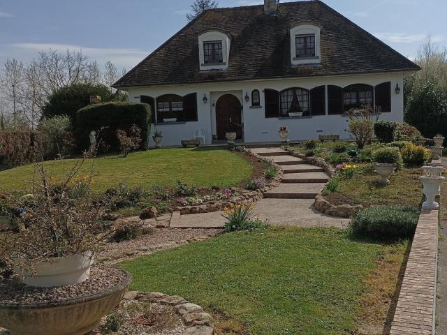 SALENCY PROCHE DE NOYON MAISON 6 PIECES120 m2