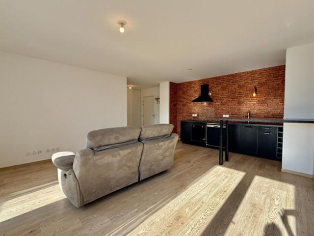 SALES Appartement T4 lumineux