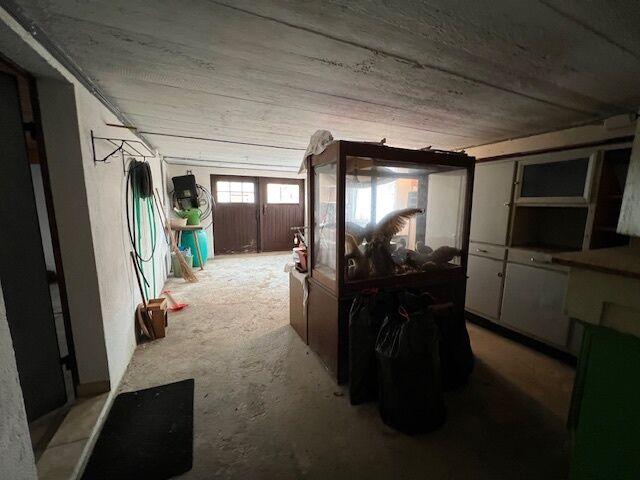 House for refurbishment with 6 rooms on sale in Glovelier Ref M218 | dreamo. Ch