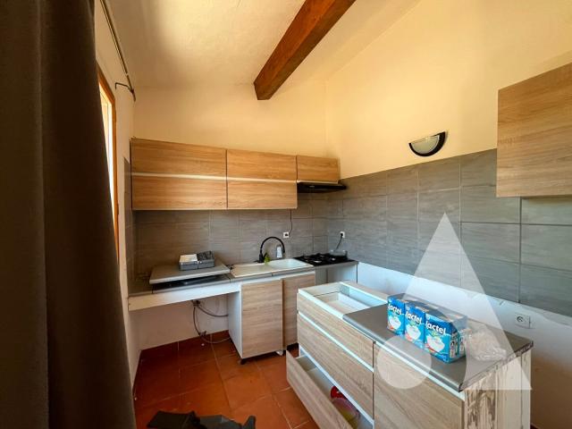 Salernes 83 Immeuble à destination mixte Opportunité u. 809m² Salernes