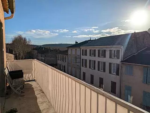 Salernes 83690 Achat / Vente appartement 4 pièces t4 au dernier étage
