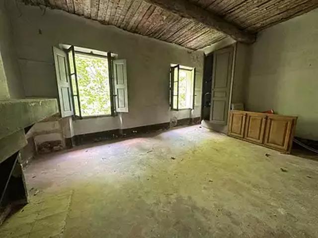 Salernes 83690 Achat / Vente appartement 2 pièces t2 au dernier étage