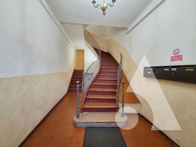 Salernes Charmant appartement traversant avec terrasse, ba. 68m² Salernes