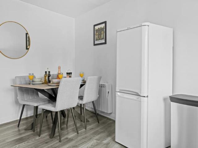 Salford, M50 3TT, United Kingdom | 2 bed apartment for rent #169417833 | Rentberry