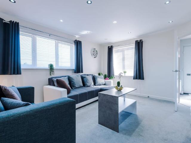 Salford, M6 6HU, United Kingdom | 3 bed house for rent #96914097 | Rentberry