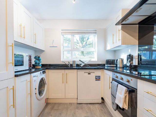 Salford, M7 1UF, United Kingdom | 4 bed house for rent #96853181 | Rentberry