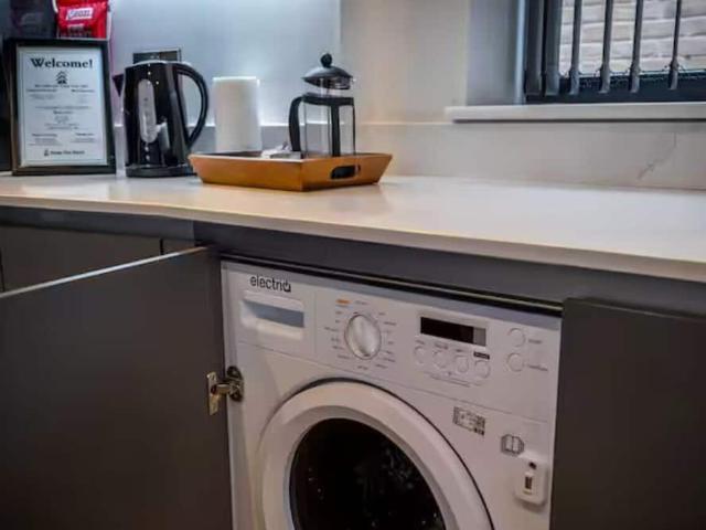 Salford, M3 7AQ, United Kingdom | 2 bed apartment for rent #121514180 | Rentberry
