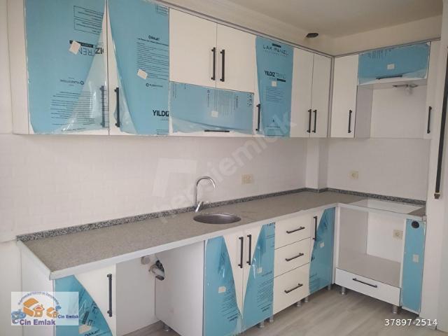 SALİHLİ CİN EMLAK'TAN ŞEHİTLER MAH PARK CAD ÜZERİNDE KİRALIK 2+1 DOĞALGAZLI ASANSÖRLÜ SIFIR DAİRE