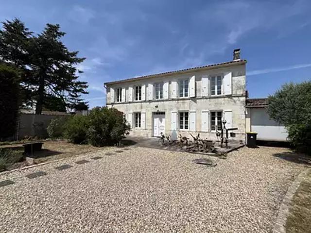 Salignac sur Charente 17800 Achat / Vente maison 5 pièces t5 parking