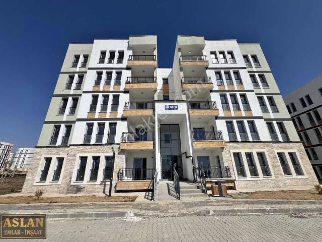 Salih Aslandan Aşık Tokilerde 4 Oda Geniş Hazır Daire