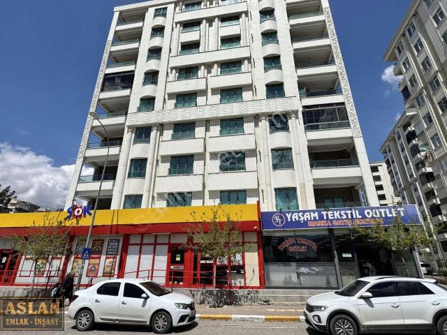 Salih Aslandan Atakentte Ara Kat 5 Odalı Köşebaşı Full Daire