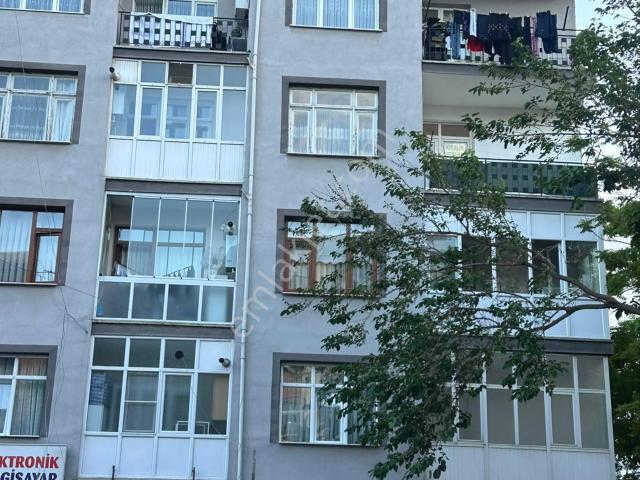 Salih Emlaktan Işıklar Mahallesinde Kiralık 2+1 Doğalgazlı Daire
