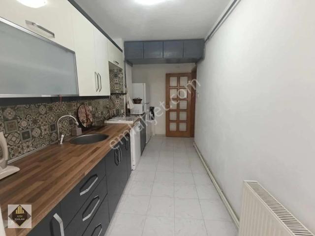 Salih İşgören Anadolu Lisesinin Arkasında Satılık 3 + 1 Daire
