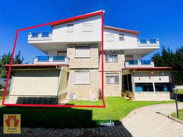 Salihleraltı denize 200 M havuzlu Site kiralık 4+1 Eşyalı Villa