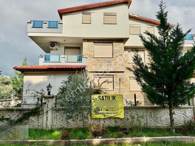 Salihleraltın Da Havuzlu Site İçi 4+1 Satılık Triplex Villa