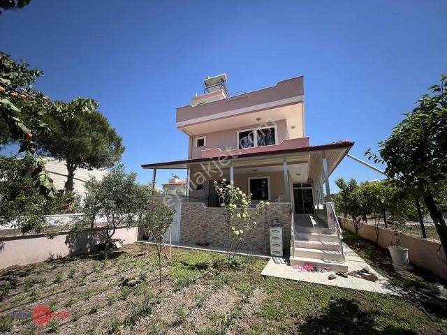 Salihleraltın'da Denize Yürüme Mesafesi Satılık Trıplexs Villa