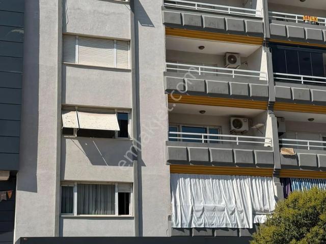 Salihli Berkay Emlaktan Çınarlı Caddesi Üzerinde Satılık 3+1 Daire