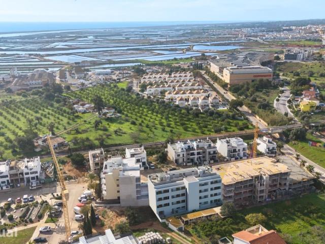 Salinas Residence—Elegância, Eficiência e Vista Mar no Coração de Tavi