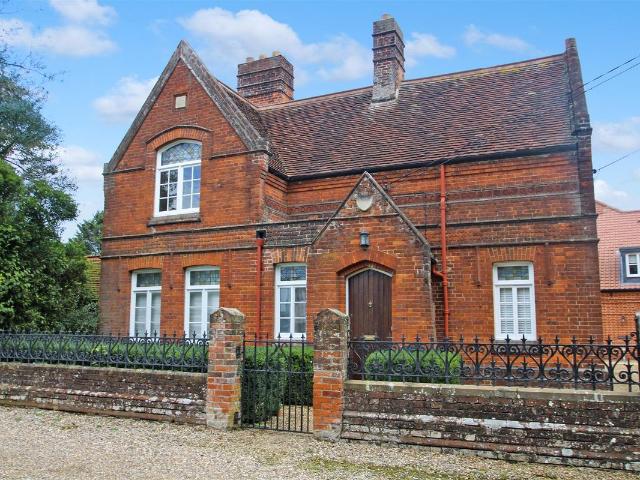 Saling Grove, Great Saling, Braintree CM7, 1 bed cottage to rent, £895 pcm | PrimeLocation