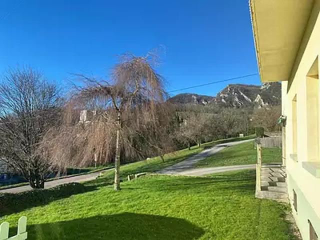 Salins les Bains 39110 Achat / Vente appartement 6 pièces t6 au dernier étage cave