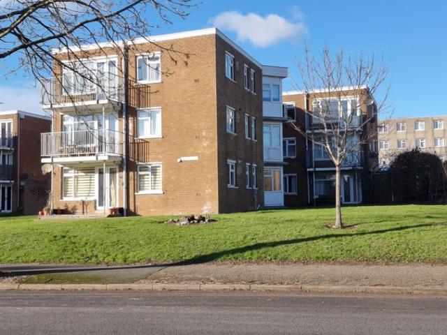 Salisbury Close, Penarth CF64, 2 bed flat to rent, £1,100 pcm | PrimeLocation