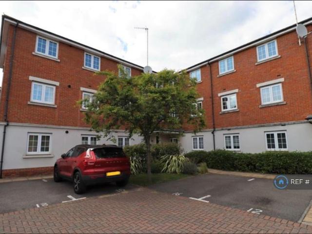 Salisbury Close, Rayleigh, SS6 2 bed flat to rent £1,350 pcm £312 pw
