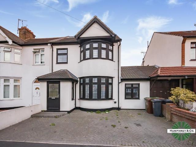 Salisbury Avenue, Barking IG11, 6 bed property to rent, £3,800 pcm | PrimeLocation