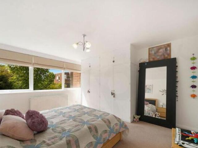 Salisbury Avenue, Finchley Central, 2 Bedroom Flat